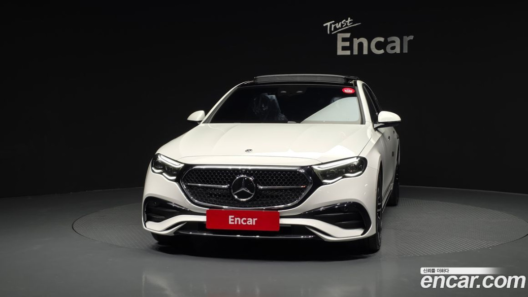 Mercedes-Benz E-Class E300 4MATIC AMG Line, 2025