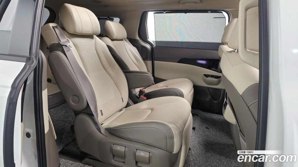 Kia Carnival 7-Seater Signature, 2023