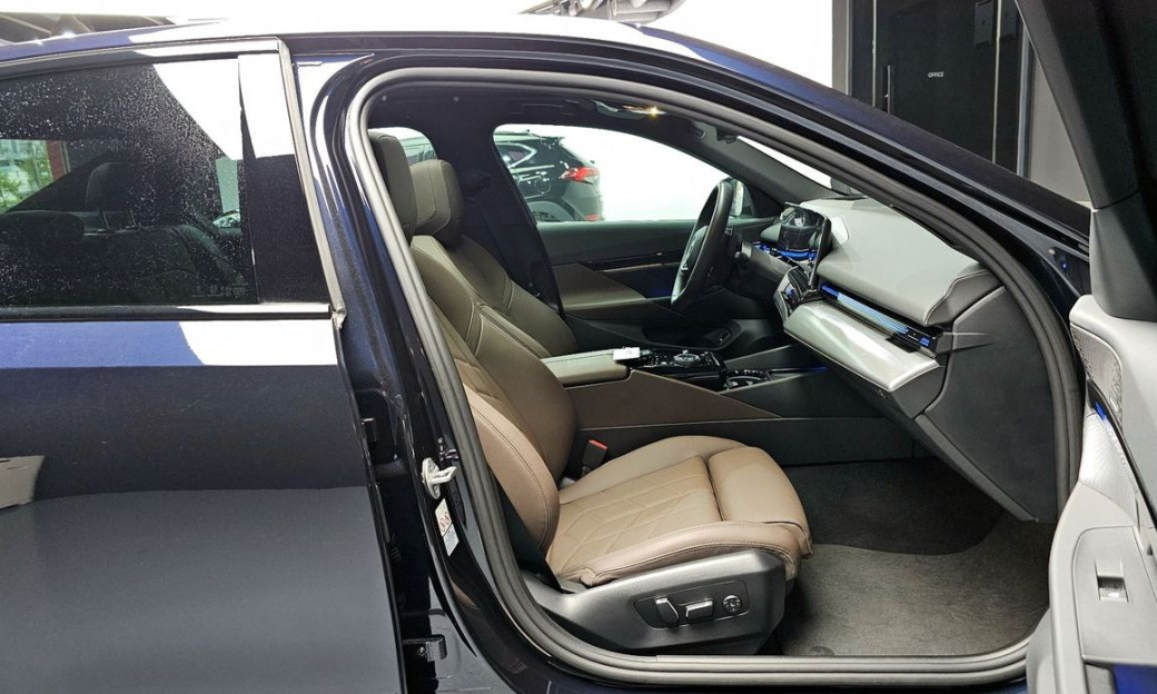 BMW 5-Series 520i M Sport, 2024