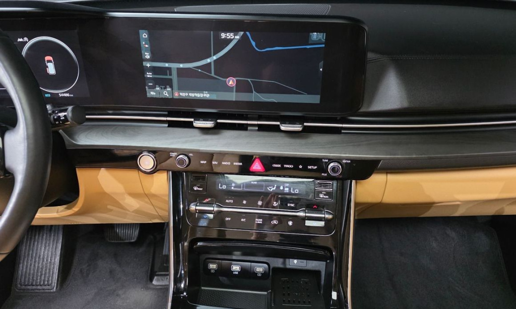 Kia Carnival 9-Seater Signature, 2023