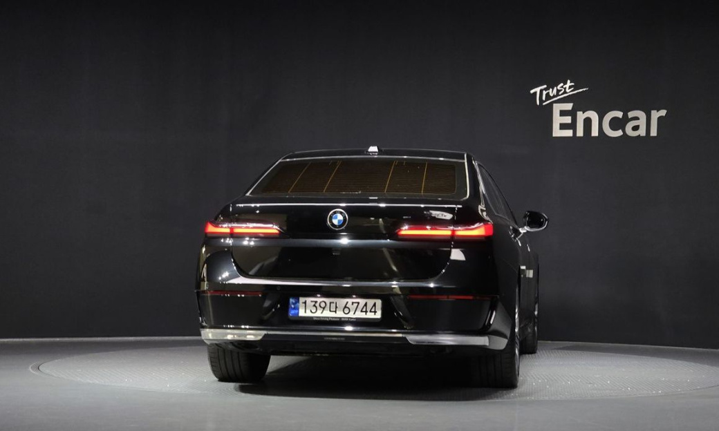 BMW 7-Series 740i sDrive Design Pure Excellence, 2023