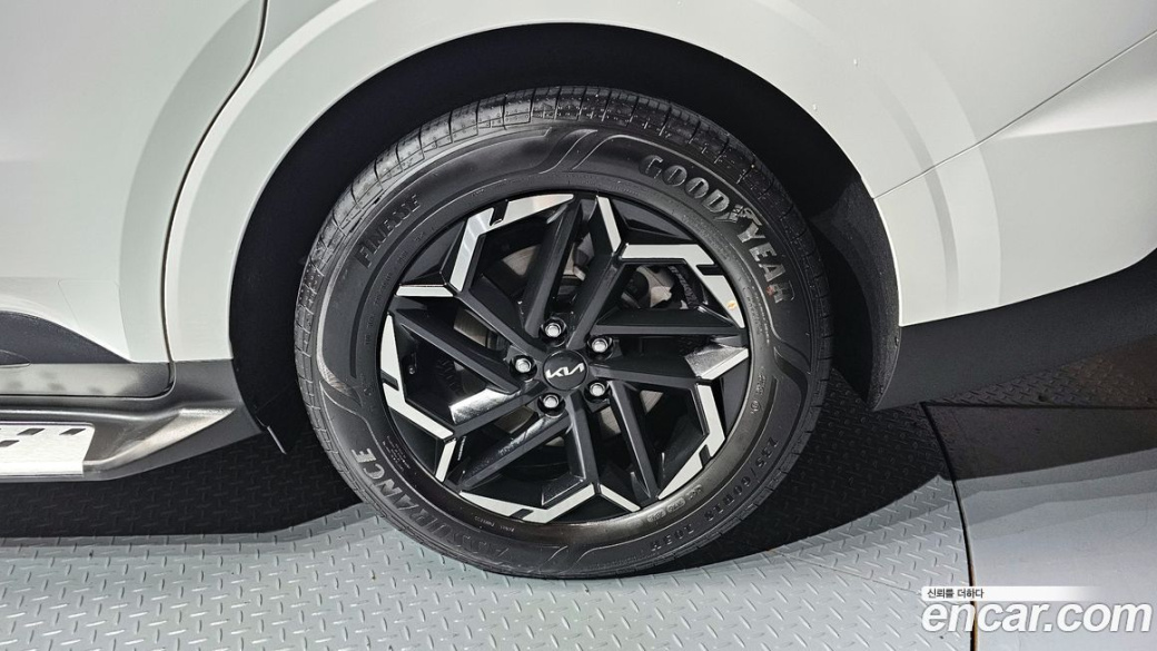 Kia Carnival 9-Seater Prestige, 2025