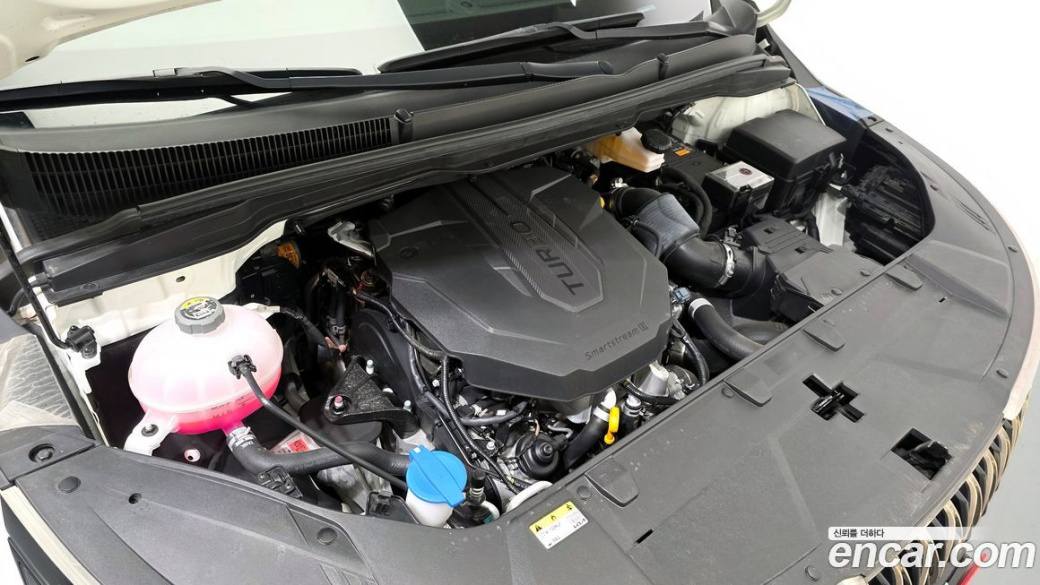 Kia Carnival 9-Seater Signature, 2023