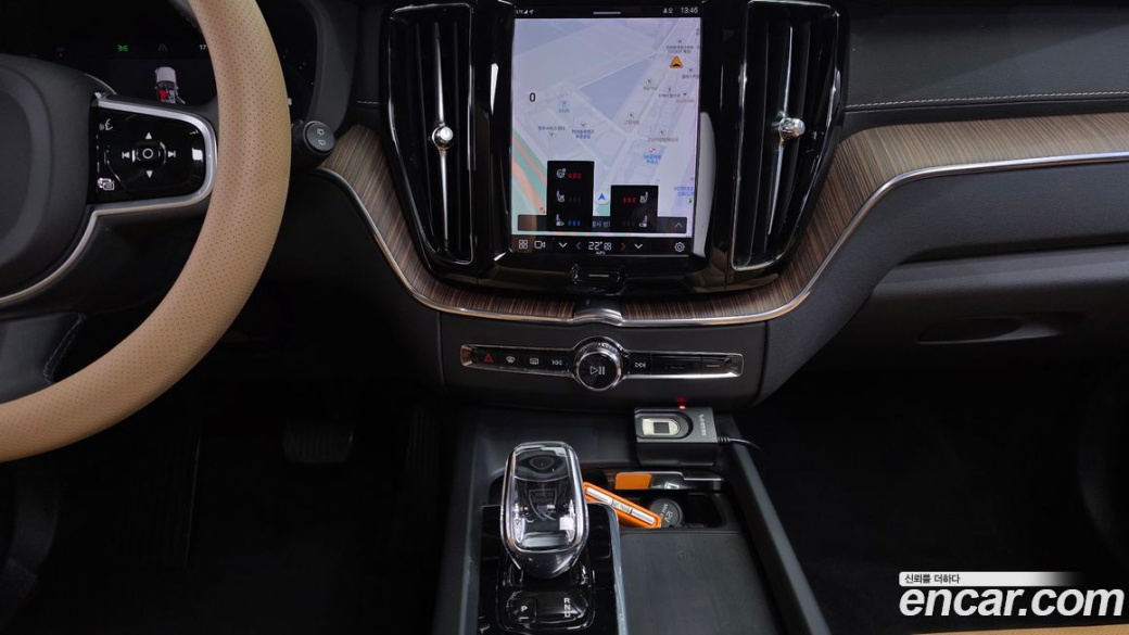 Volvo XC60 B6 Inscirtion, 2022