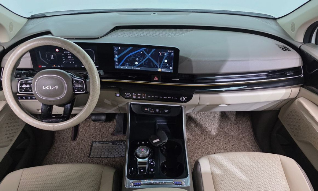Kia Carnival 9-Seater Signature, 2024