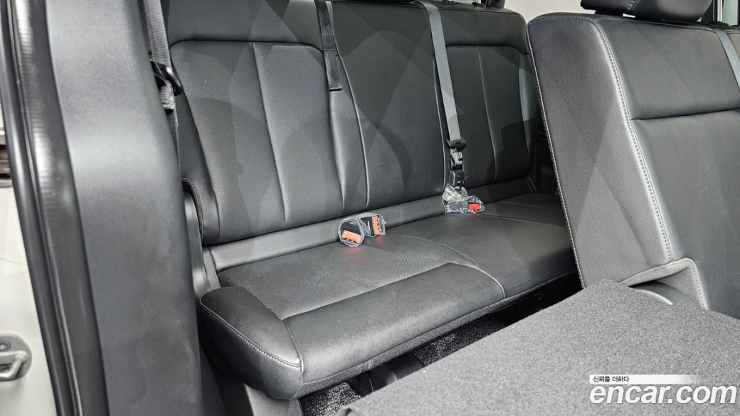 Hyundai Staria 4WD Tourer 9-Seater, 2023