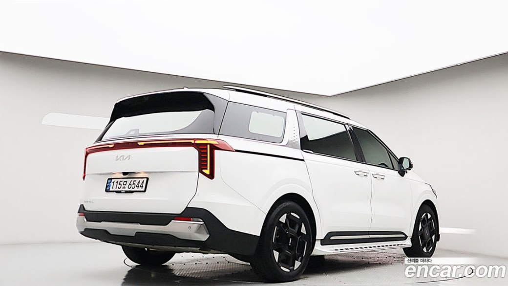 Kia Carnival 7-Seater Signature, 2024