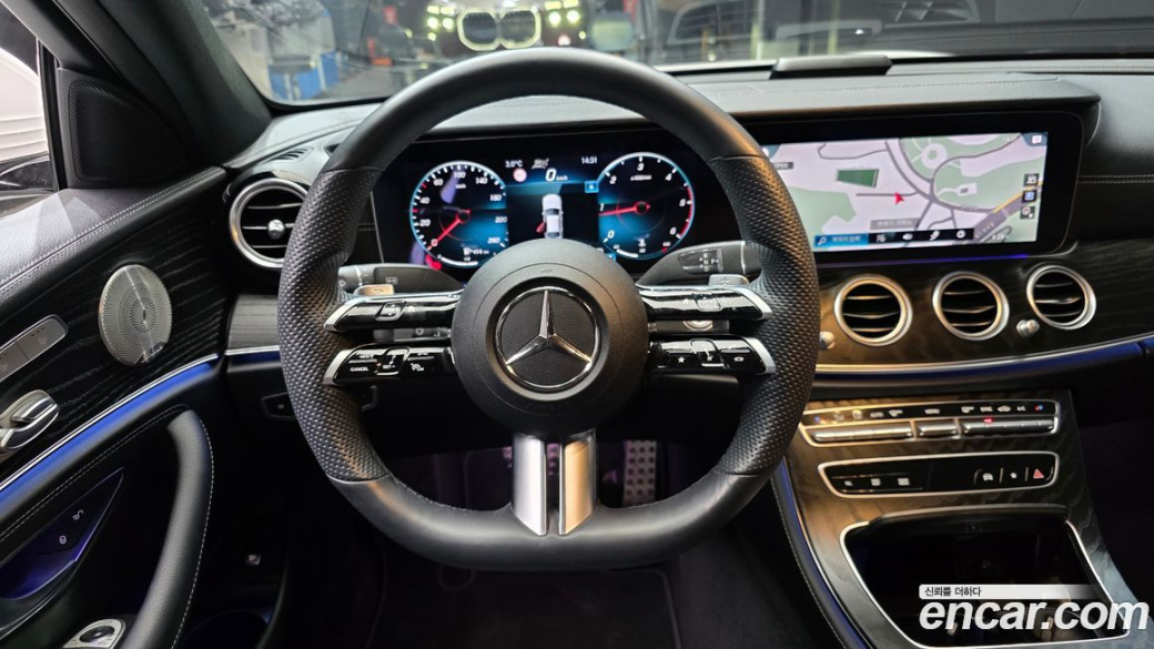 Mercedes-Benz E-Class E220d 4MATIC AMG Line, 2022