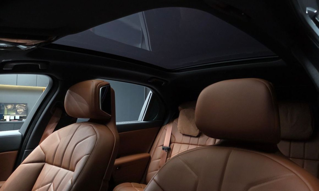 BMW 7-Series 740d xDrive M Sport, 2025