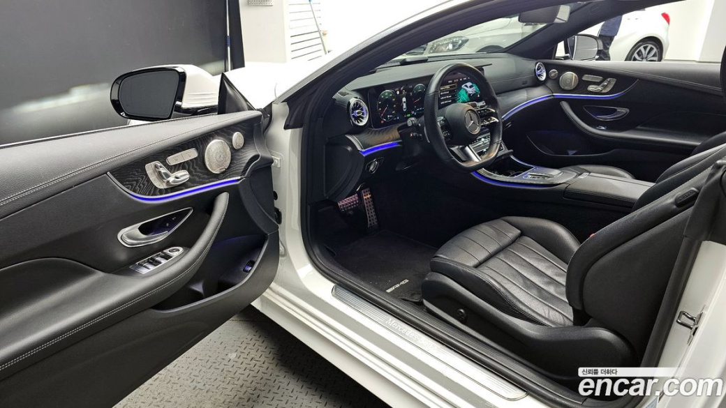 Mercedes-Benz E-Class E300d 4MATIC Coupe, 2022