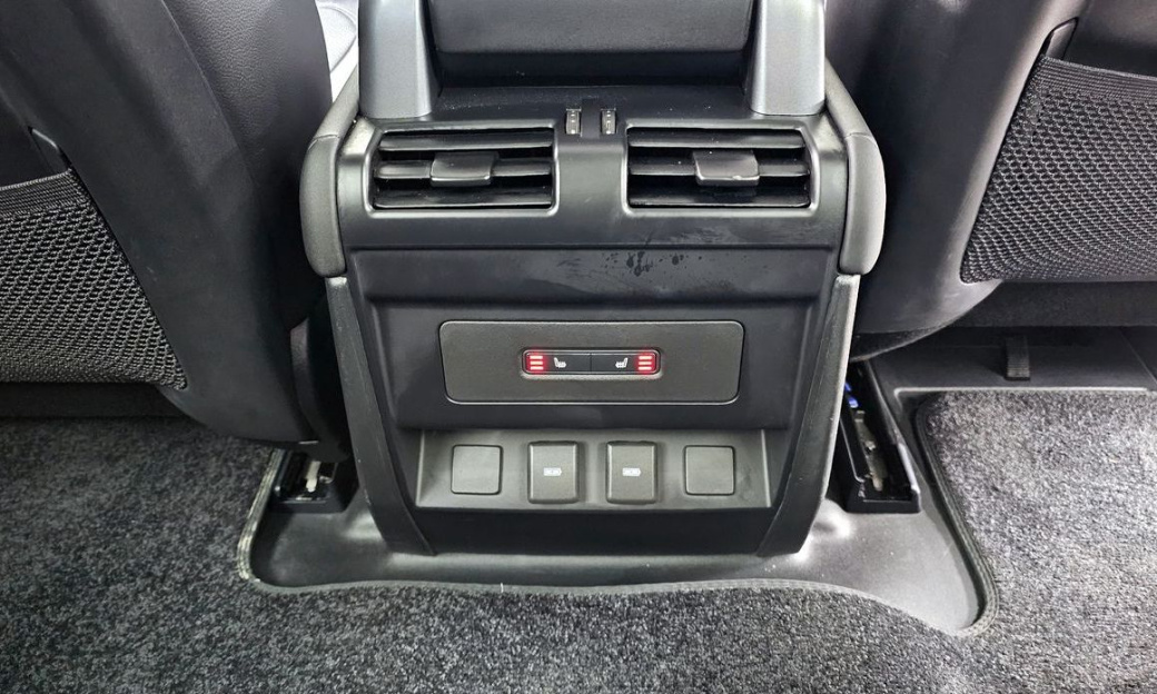 Land Rover Defender 90 D250 XS Edition, 2024
