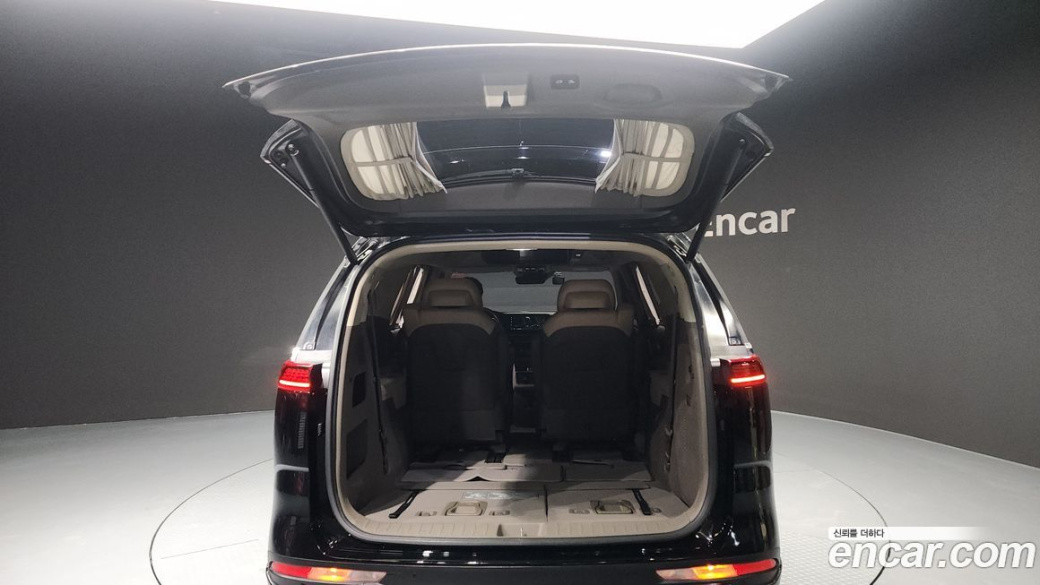 Kia Carnival 7-Seater Hi-Limousine, 2022