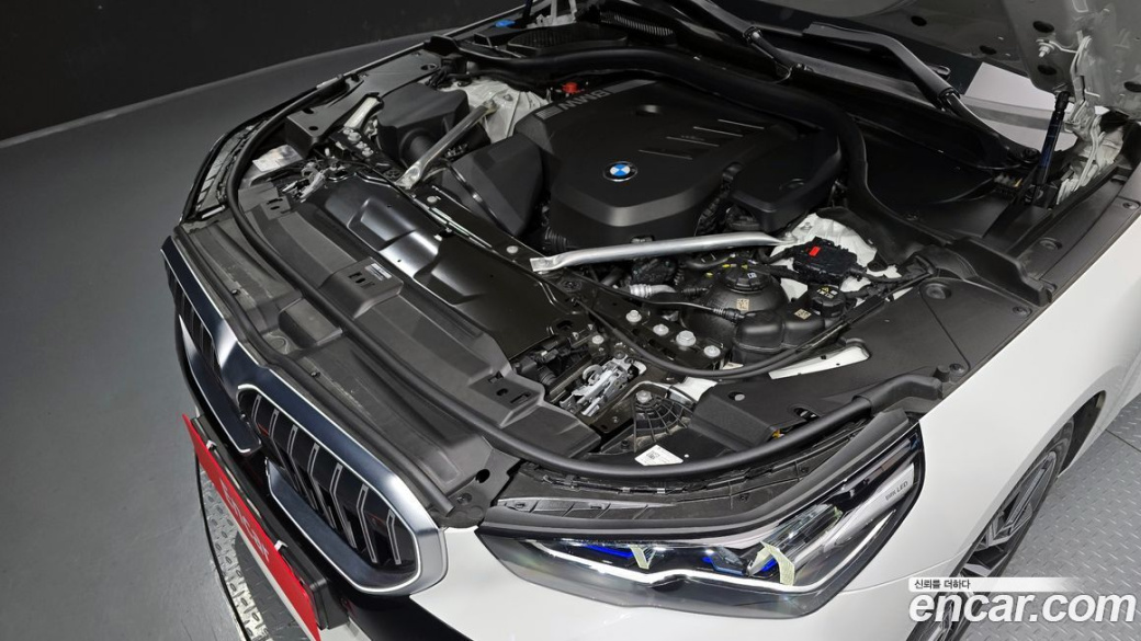 BMW 5-Series 520i M Sport, 2025