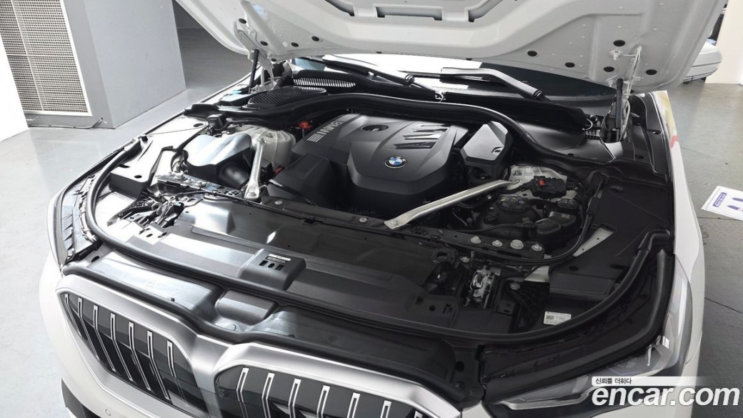 BMW 5-Series 530i xDrive, 2025