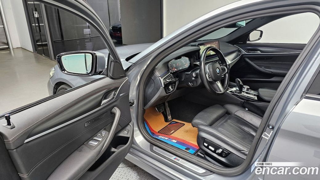 BMW 5-Series 520i M Sport, 2023