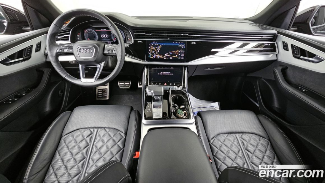 Audi Q8 55 TFSI Quattro Premium, 2023