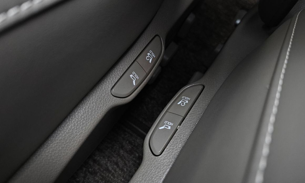 Kia Carnival 7-Seater Gravity, 2025