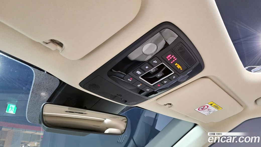 Kia Carnival 9-Seater Signature, 2022