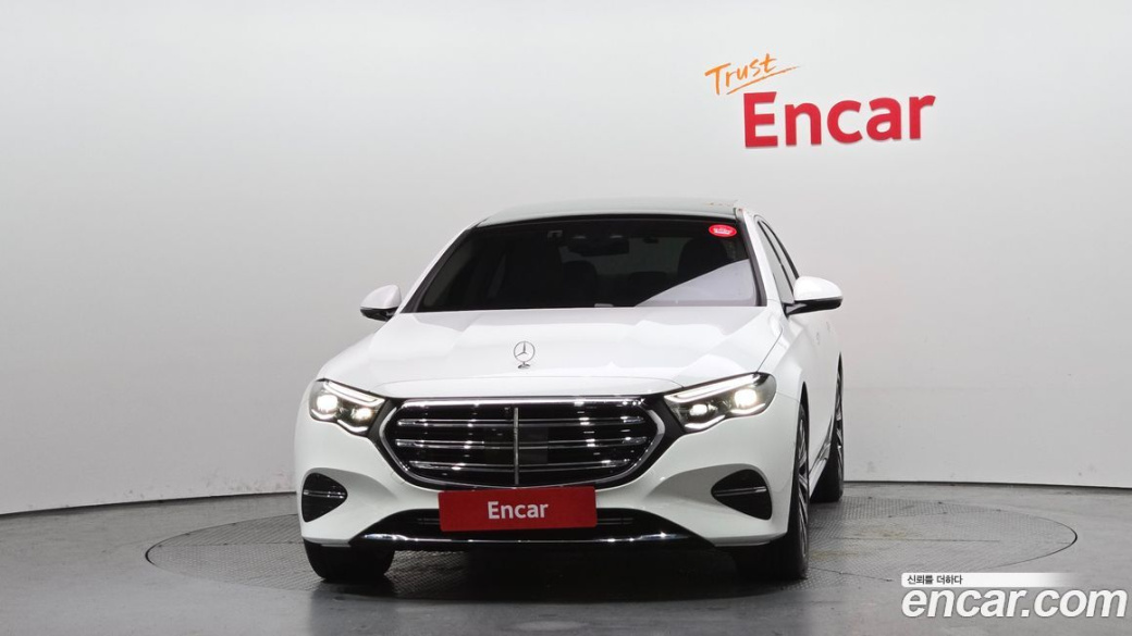 Mercedes-Benz E-Class E300 4MATIC Exclusive, 2024