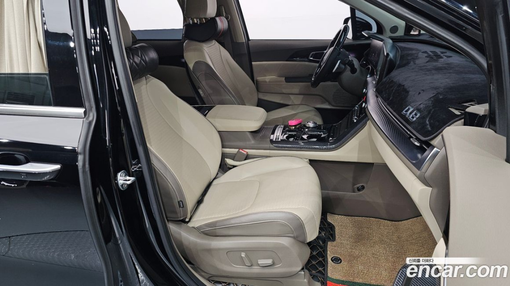 Kia Carnival 7-Seater Hi-Limousine, 2022