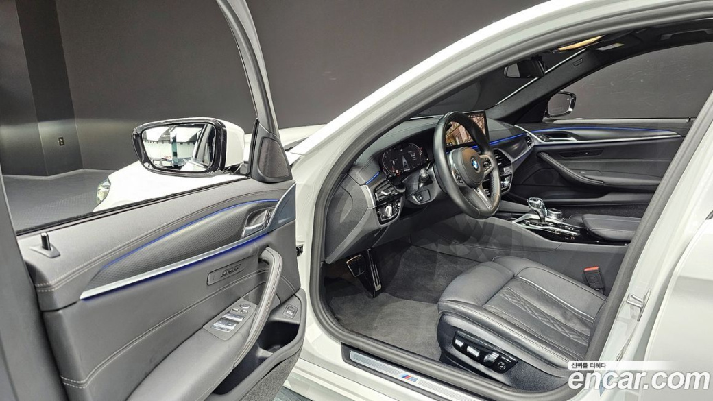 BMW 5-Series 523d M Sport, 2023