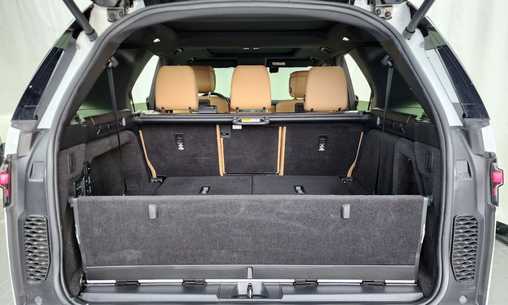 Land Rover Discovery D300 R-Dynamic HSE, 2023