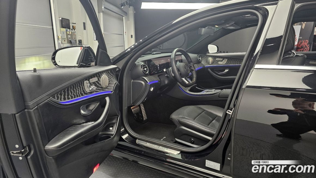 Mercedes-Benz E-Class E350 4MATIC AMG Line, 2022