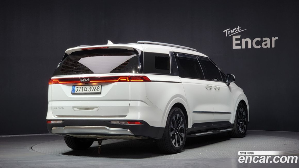 Kia Carnival 7-Seater Signature, 2022