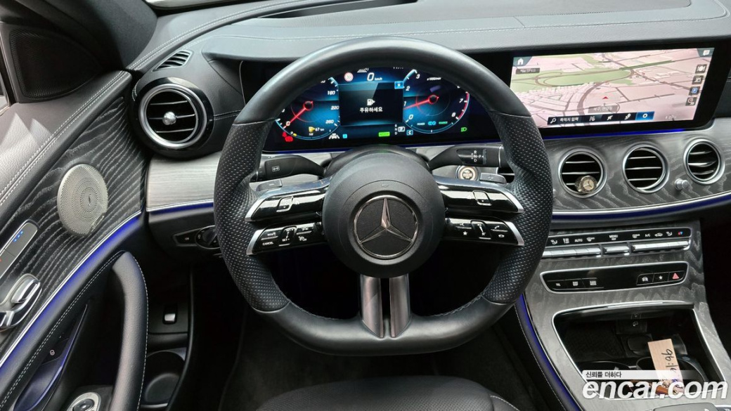 Mercedes-Benz E-Class E350 4MATIC AMG Line, 2022