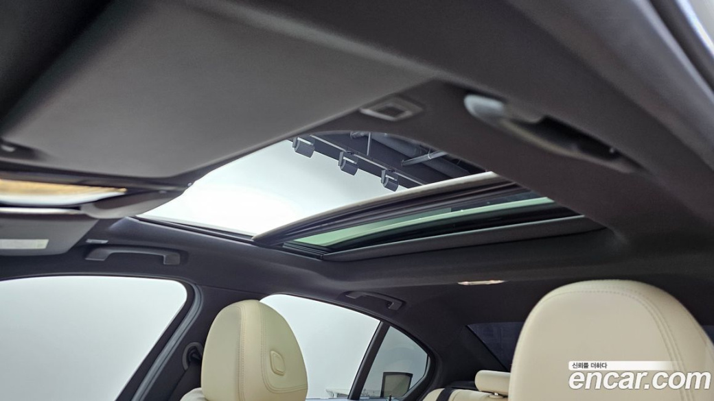 BMW 3-Series 320i M Sport, 2023