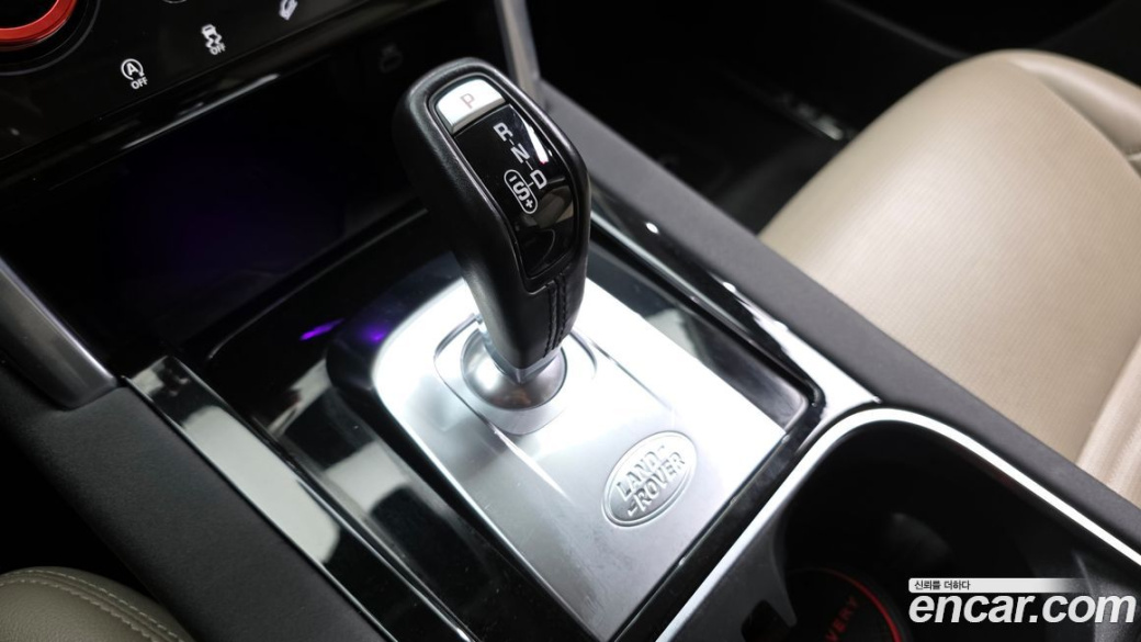 Land Rover Discovery Sport P250 SE, 2022