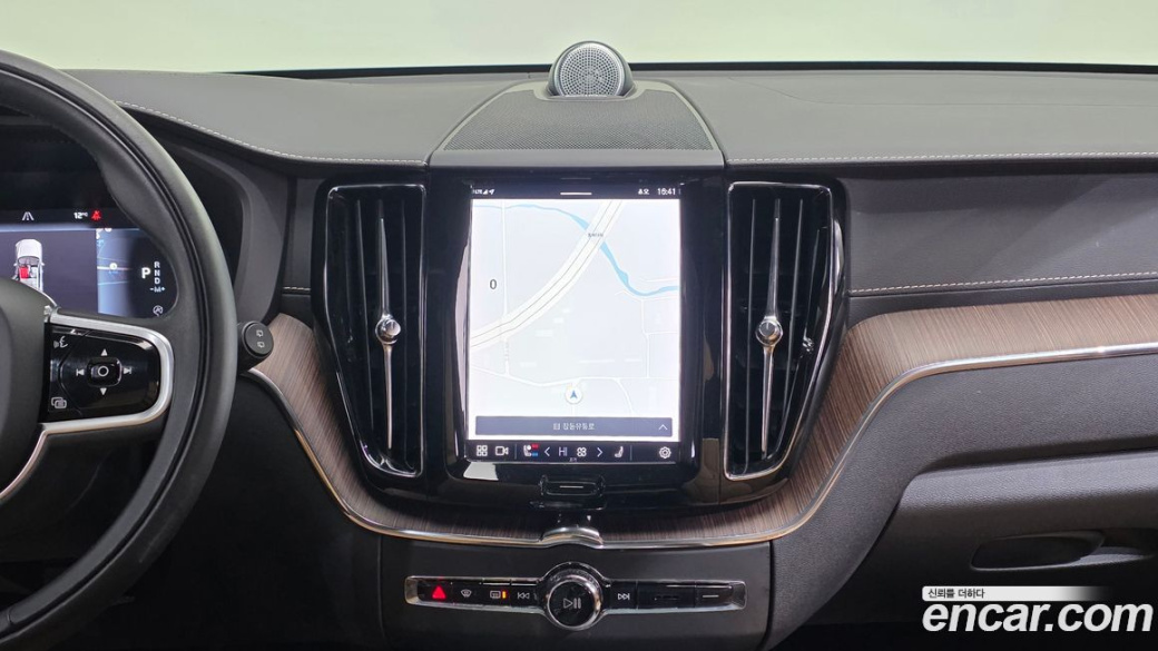 Volvo XC60 B5 Inscription, 2022