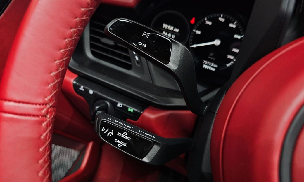 Porsche 911 Carrera 4 GTS Cabriolet, 2024