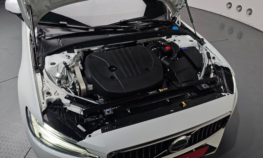 Volvo S60 B5 Ultimate Bright, 2023