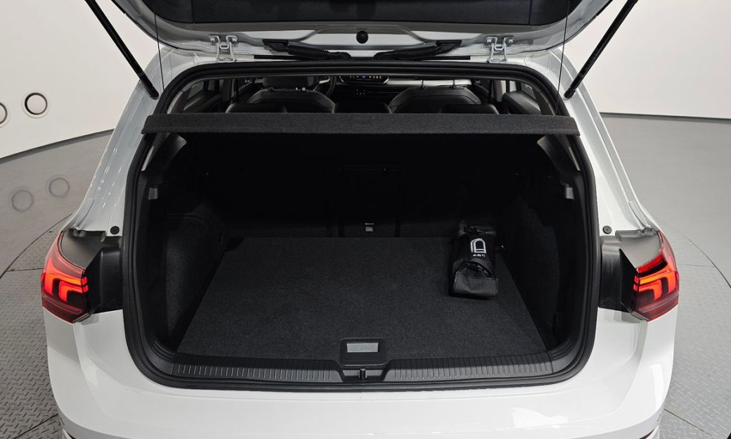 Volkswagen Golf 2.0 TDI Premium, 2025