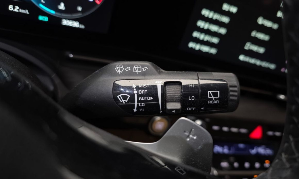 Kia Carnival 9-Seater Signature, 2023