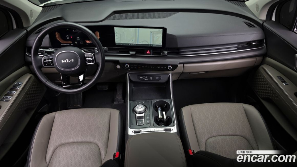 Kia Carnival 9-Seater Prestige, 2024