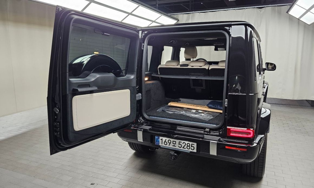 Mercedes-Benz G-Class G450d, 2025