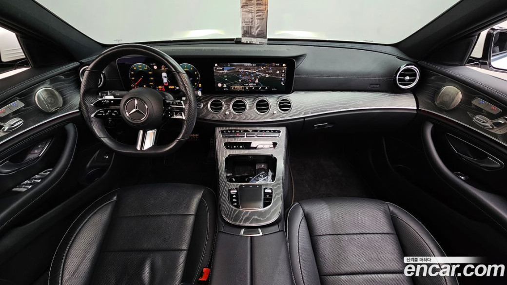 Mercedes-Benz E-Class E350 4MATIC AMG Line, 2022