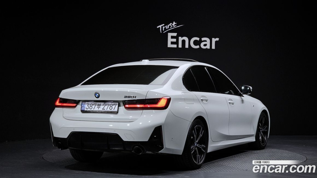 BMW 3-Series 320i M Sport, 2024