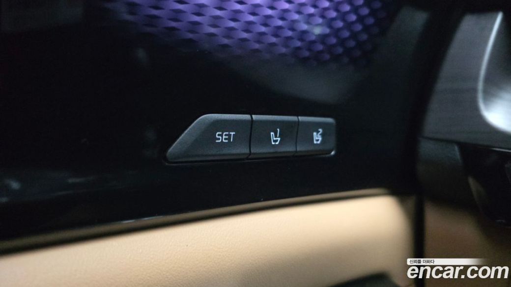 Kia Carnival 9-Seater Signature, 2023