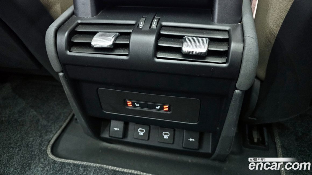 Land Rover Defender 90 D250 SE, 2022