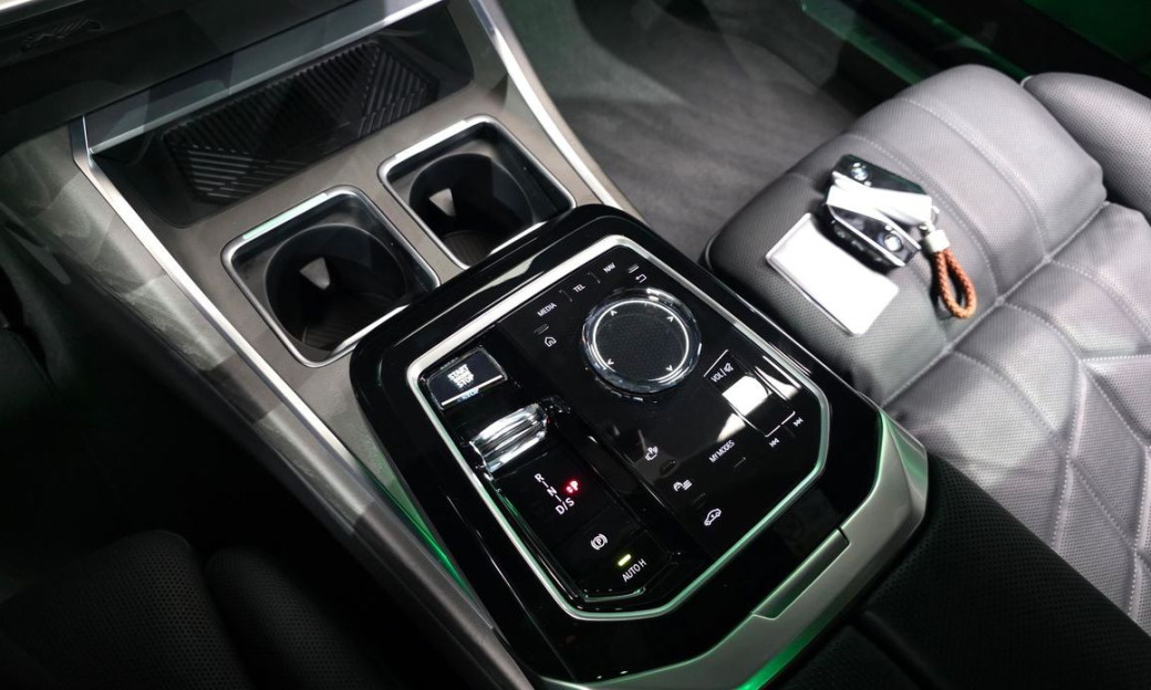 BMW 7-Series 740d xDrive Design Pure Excellence, 2024