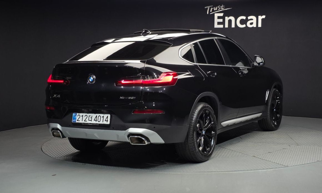 BMW X4 xDrive20i xLine, 2025