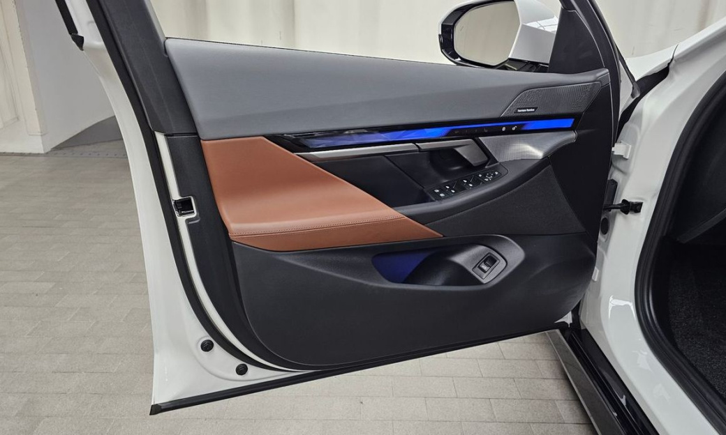 BMW 5-Series 530i xDrive M Sport, 2025