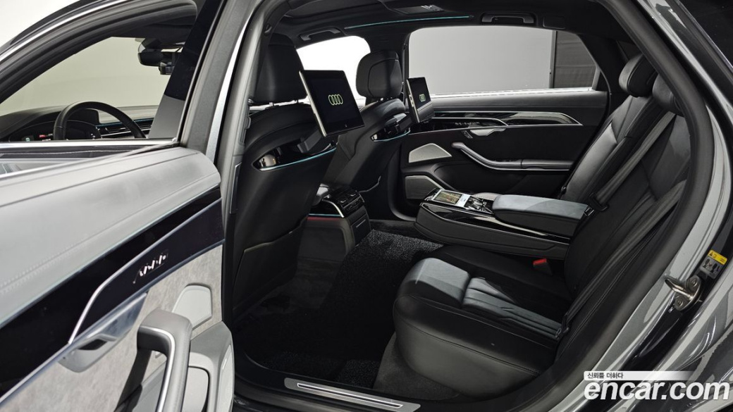 Audi A8 55 TFSI Quattro LWB, 2021
