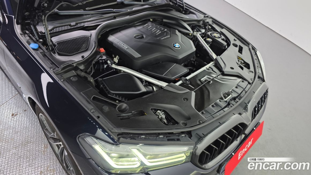 BMW 5-Series 520i M Sport, 2023