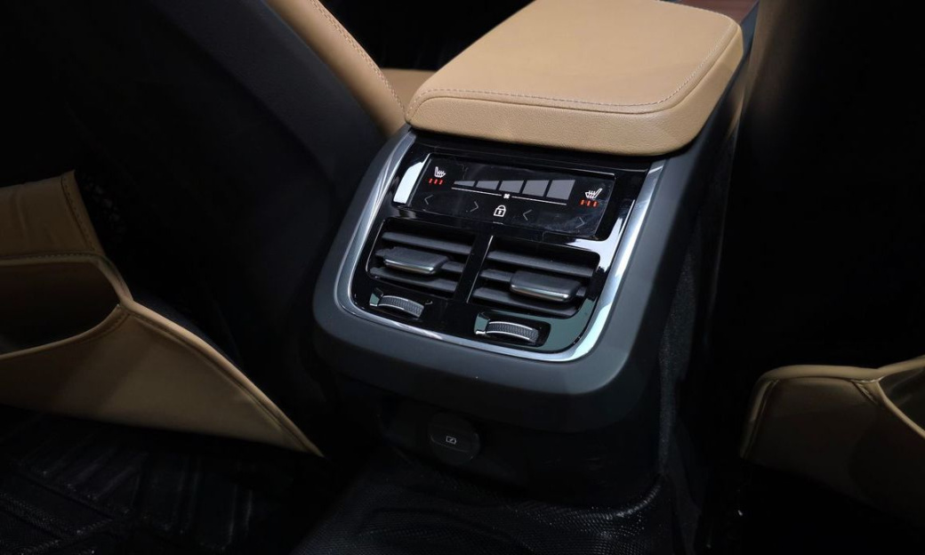 Volvo V60 B5 Ultimate AWD, 2023