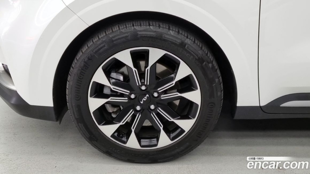 Kia Carnival 9-Seater Signature, 2023