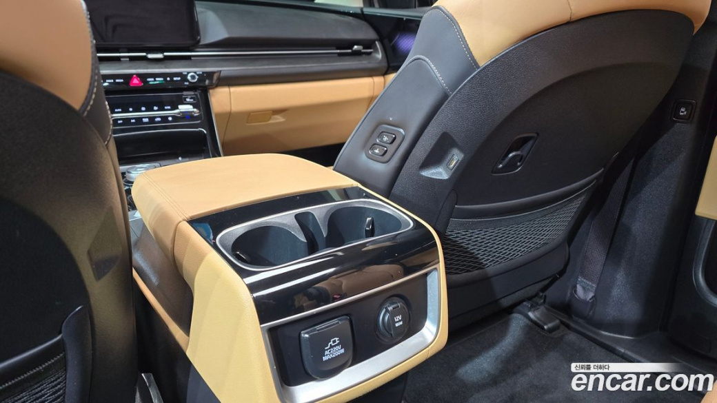 Kia Carnival 9-Seater Signature, 2023